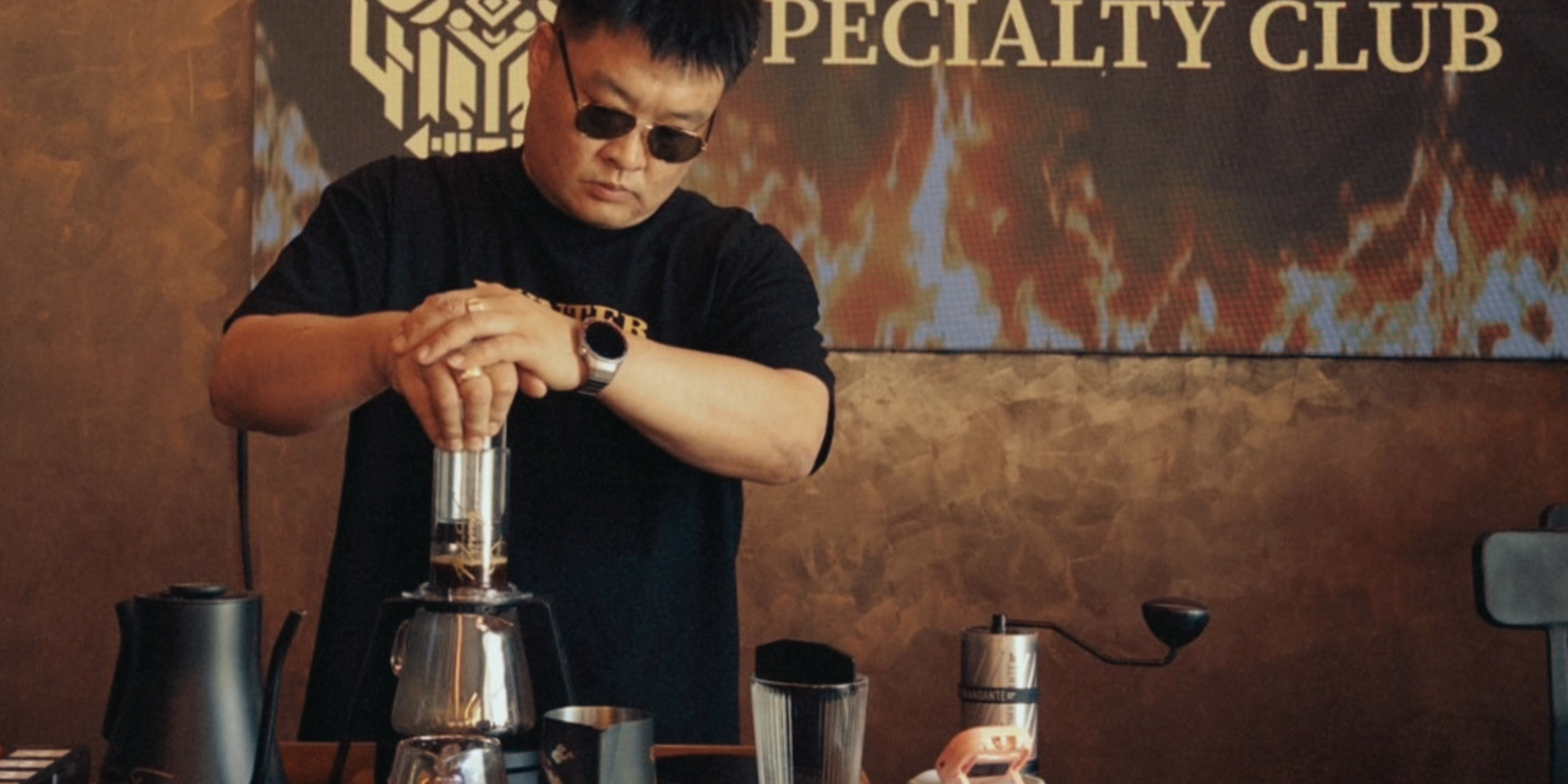 Ponlasit Peepanich: 2026 Thailand AeroPress Champion - APAX LAB