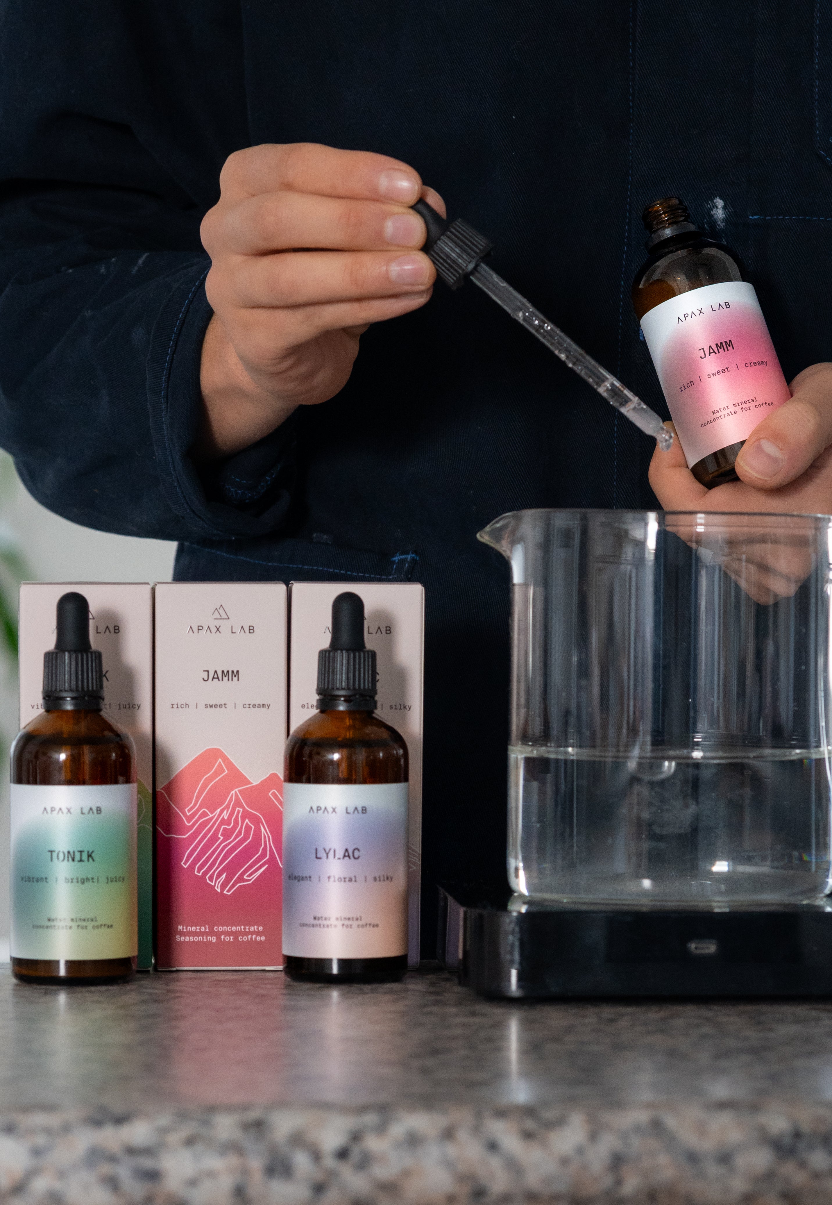 APAX LAB Behind the Bar